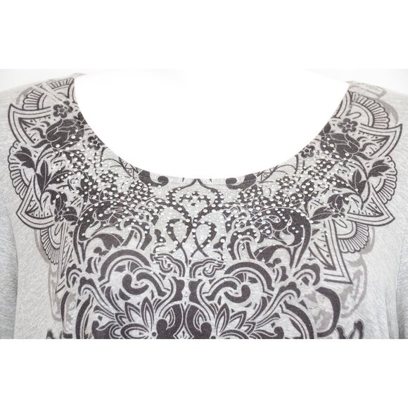 Avenue Paisley PLUS Size 18/20 (XXL) Artsy Studded Asymmetrical Scoop Neck Tee - Picture 3 of 10